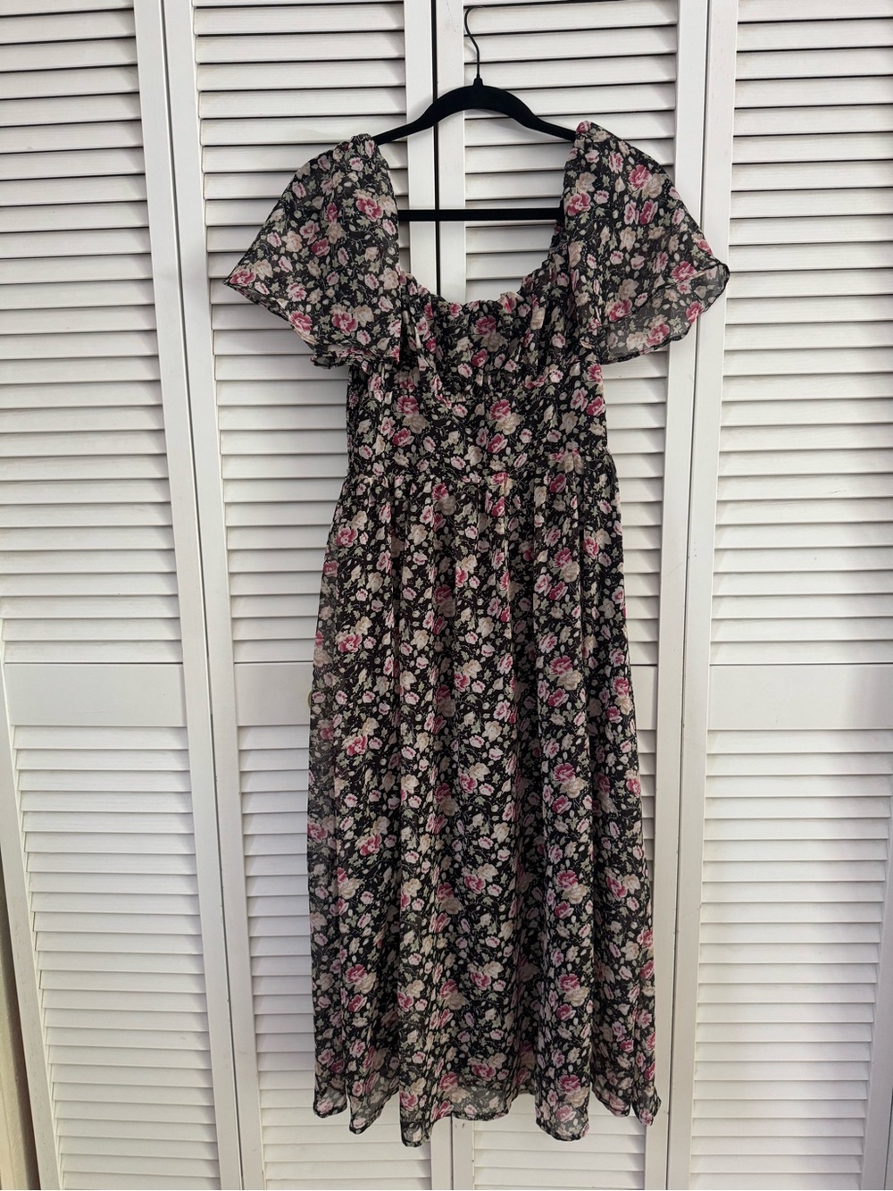 NWT All in Favor Floral Butterfly Sleeve